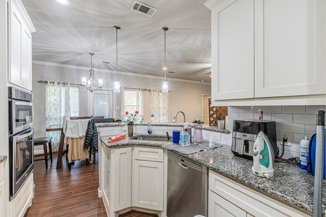 5512 Crowley Street, Sansom Park, TX 76114