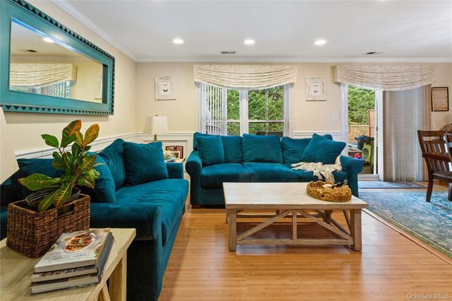 100 Baker Court 85, Island Park, NY 11558