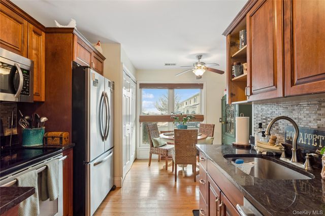 100 Baker Court 85, Island Park, NY 11558