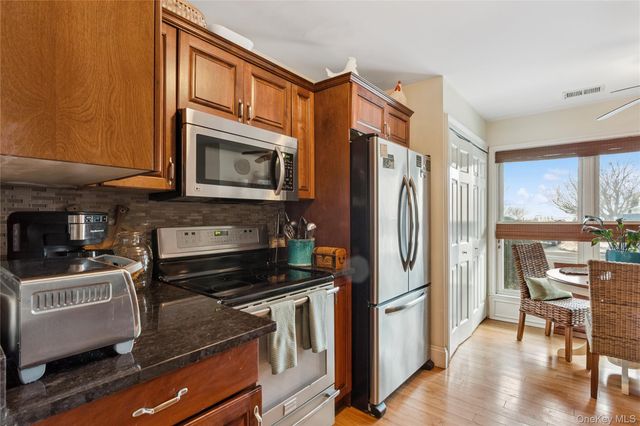 100 Baker Court 85, Island Park, NY 11558