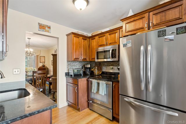 100 Baker Court 85, Island Park, NY 11558