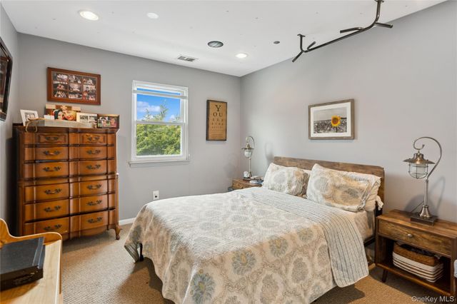 100 Baker Court 85, Island Park, NY 11558