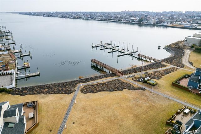 100 Baker Court 85, Island Park, NY 11558