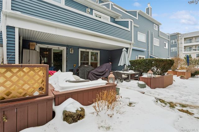 100 Baker Court 85, Island Park, NY 11558