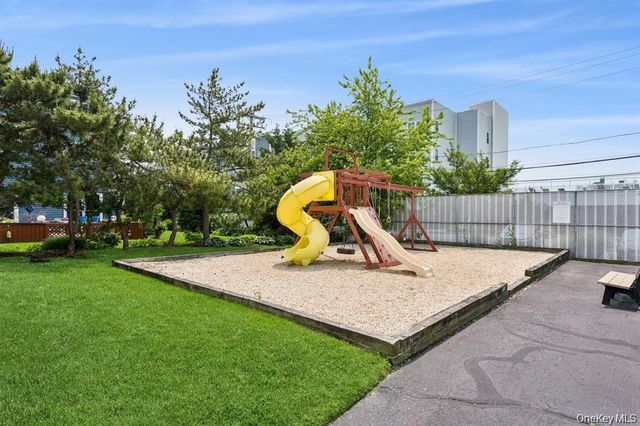 100 Baker Court 85, Island Park, NY 11558