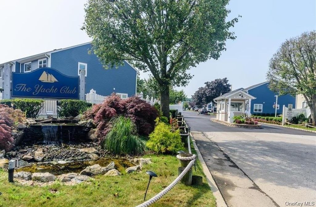 100 Baker Court 85, Island Park, NY 11558