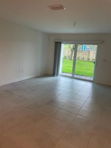 6737 Broadwater Lane, Lake Worth, FL 33467