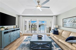 9101 Vanderbilt DR 302, Naples, FL 34108