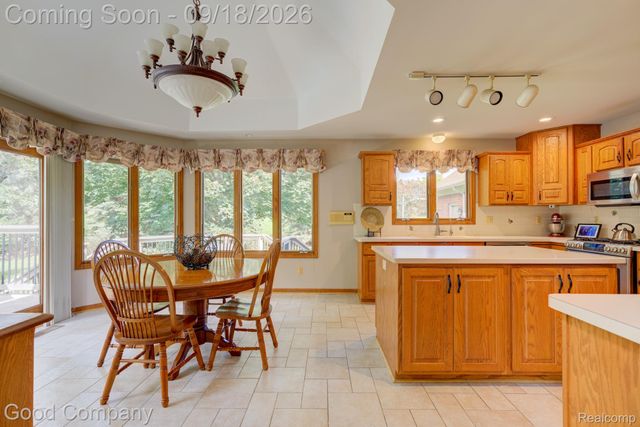 68367 Copperwood Drive, Washington Township, MI 48095