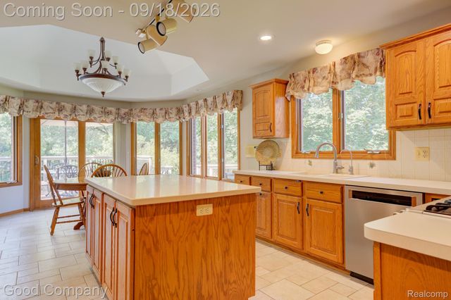 68367 Copperwood Drive, Washington Township, MI 48095