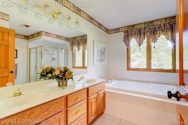 68367 Copperwood Drive, Washington Township, MI 48095