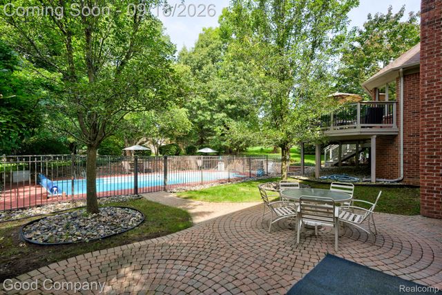 68367 Copperwood Drive, Washington Township, MI 48095