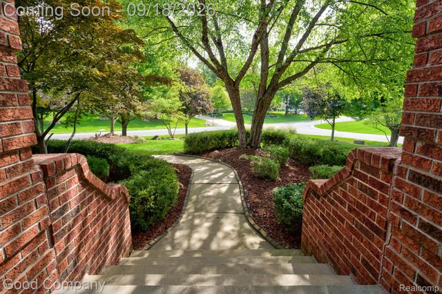 68367 Copperwood Drive, Washington Township, MI 48095