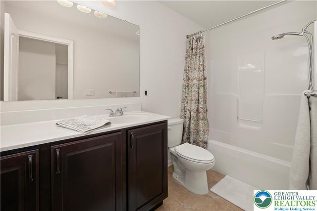 4476 Lenni Circle, Emmaus Boro, PA 18049