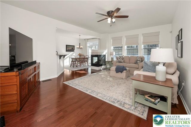 4476 Lenni Circle, Emmaus Boro, PA 18049