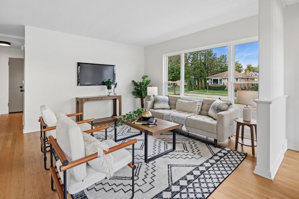 3945 Birchwood Avenue, Skokie, IL 60076 — photo 4