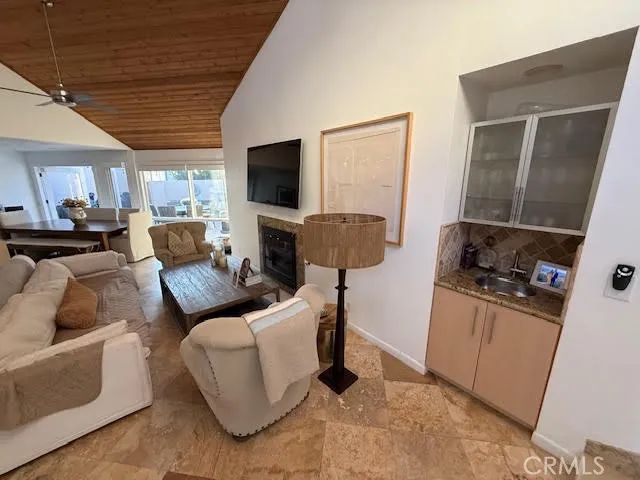 377 MAGNOLIA Drive, Laguna Beach, CA 92651
