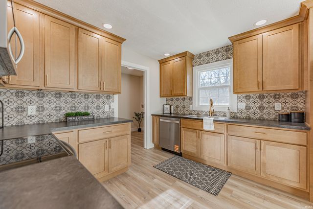 315 Brookview Drive, Evansville, IN 47711