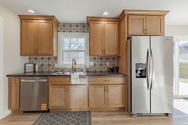 315 Brookview Drive, Evansville, IN 47711