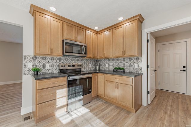 315 Brookview Drive, Evansville, IN 47711