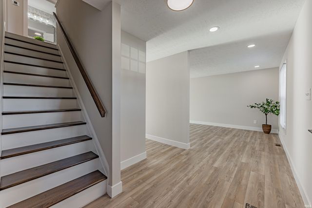 315 Brookview Drive, Evansville, IN 47711