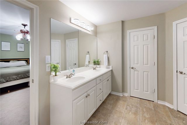 4203 Golden Eagle Dr Drive, Bryan, TX 77808