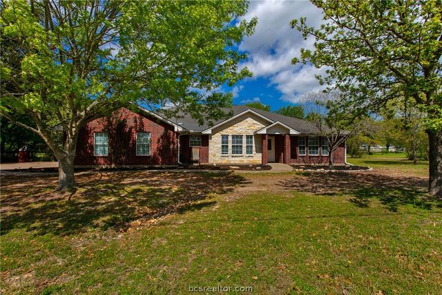 4203 Golden Eagle Dr Drive, Bryan, TX 77808