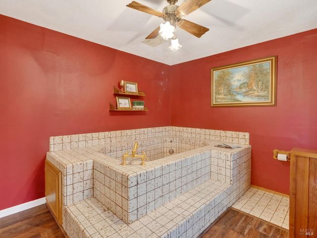 1790 Deerwood Dr, Ukiah, CA 95482