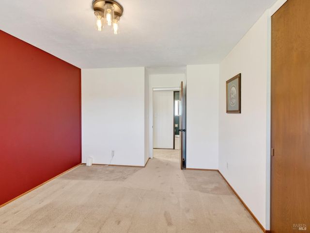 1790 Deerwood Dr, Ukiah, CA 95482