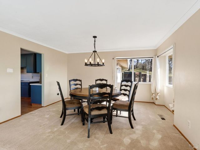 1790 Deerwood Dr, Ukiah, CA 95482