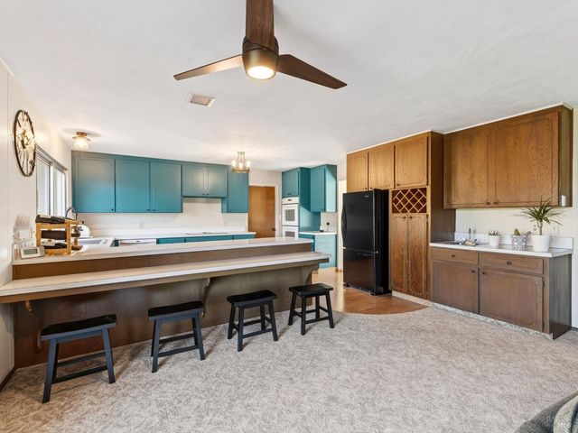 1790 Deerwood Dr, Ukiah, CA 95482