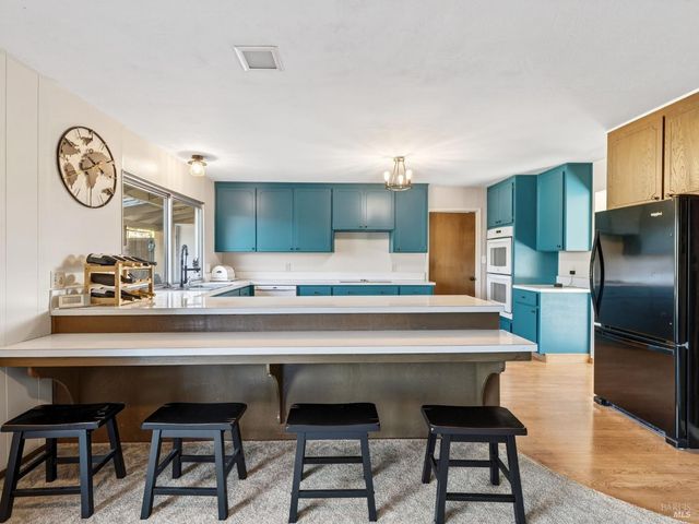 1790 Deerwood Dr, Ukiah, CA 95482