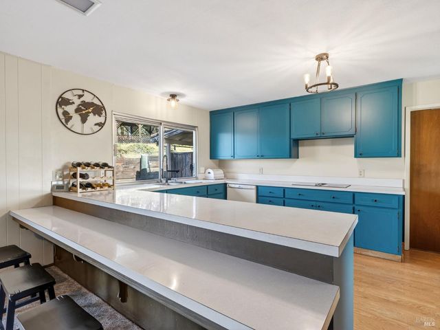 1790 Deerwood Dr, Ukiah, CA 95482