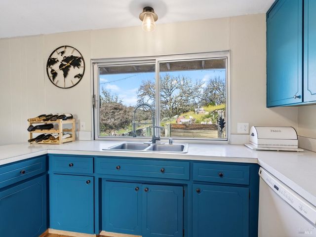 1790 Deerwood Dr, Ukiah, CA 95482