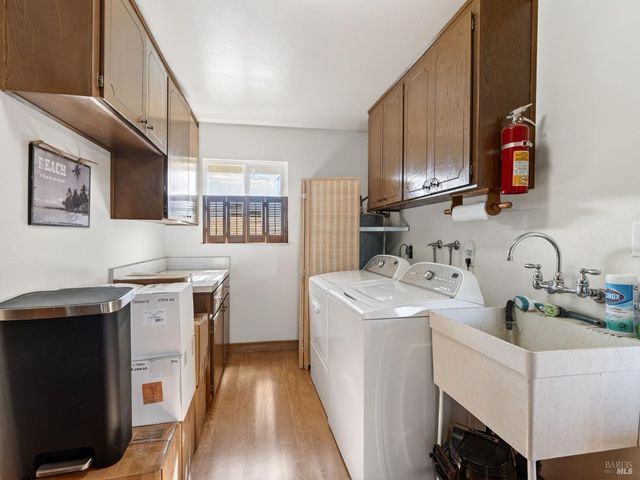 1790 Deerwood Dr, Ukiah, CA 95482