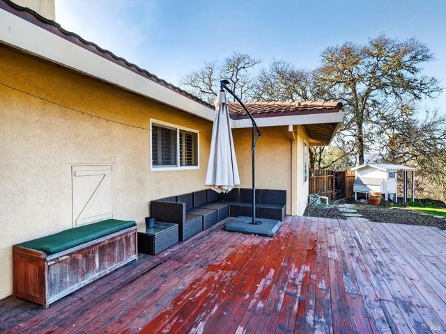 1790 Deerwood Dr, Ukiah, CA 95482