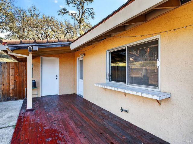 1790 Deerwood Dr, Ukiah, CA 95482