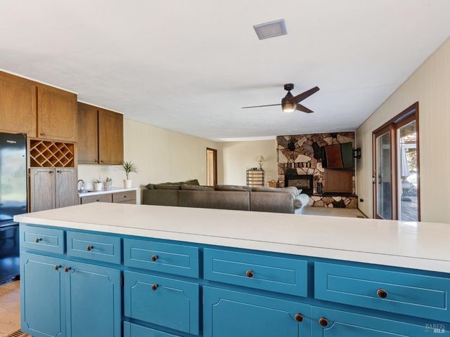 1790 Deerwood Dr, Ukiah, CA 95482