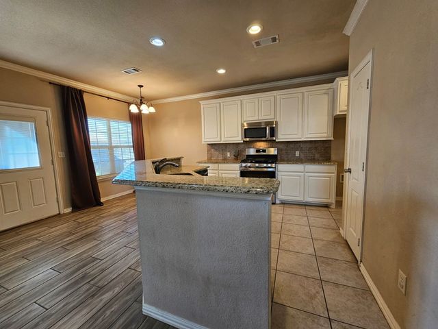 604 NE Ave E Place, Andrews, TX 79714