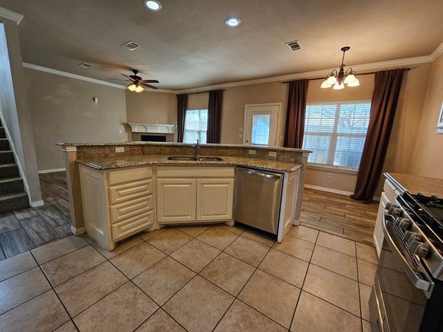 604 NE Ave E Place, Andrews, TX 79714