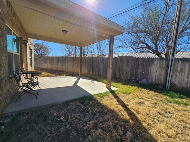 604 NE Ave E Place, Andrews, TX 79714