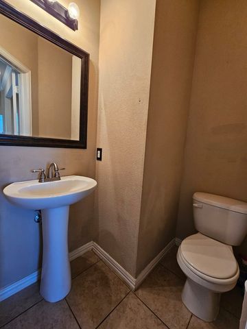 604 NE Ave E Place, Andrews, TX 79714