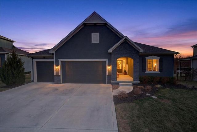 3213 SE Mill Creek Lane, Lee's Summit, MO 64063