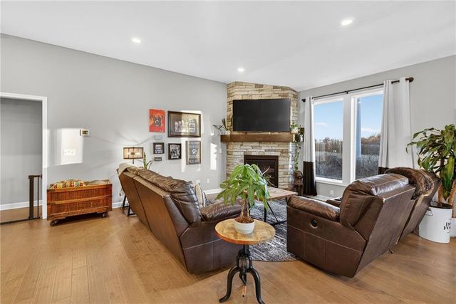 3213 SE Mill Creek Lane, Lee's Summit, MO 64063