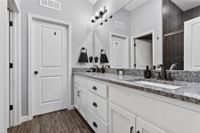 3213 SE Mill Creek Lane, Lee's Summit, MO 64063