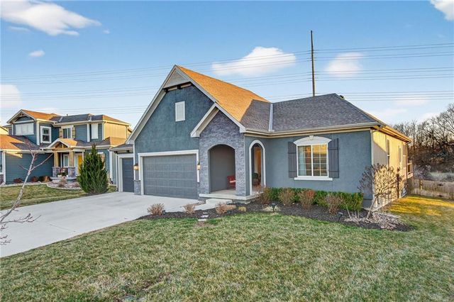 3213 SE Mill Creek Lane, Lee's Summit, MO 64063