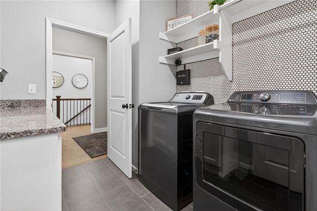 3213 SE Mill Creek Lane, Lee's Summit, MO 64063