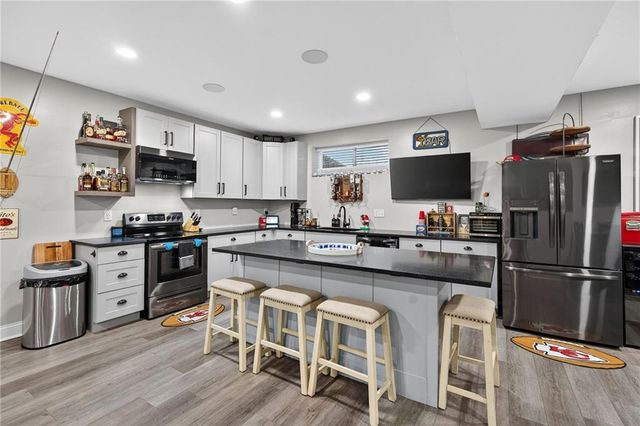 3213 SE Mill Creek Lane, Lee's Summit, MO 64063