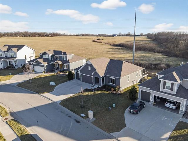 3213 SE Mill Creek Lane, Lee's Summit, MO 64063