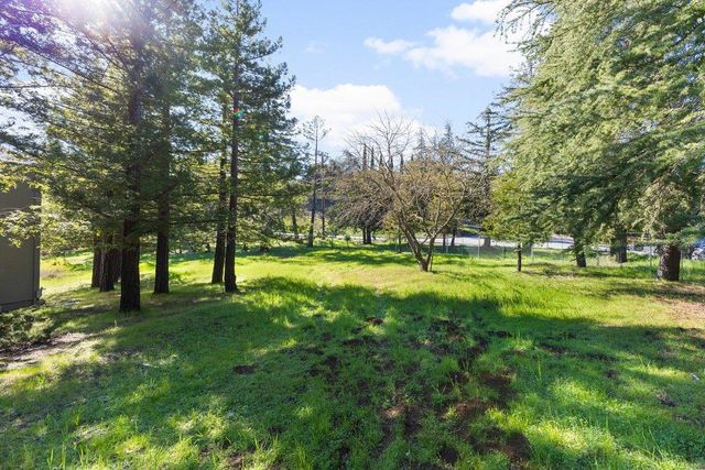 27600 Altamont Road, Los Altos Hills, CA 94022